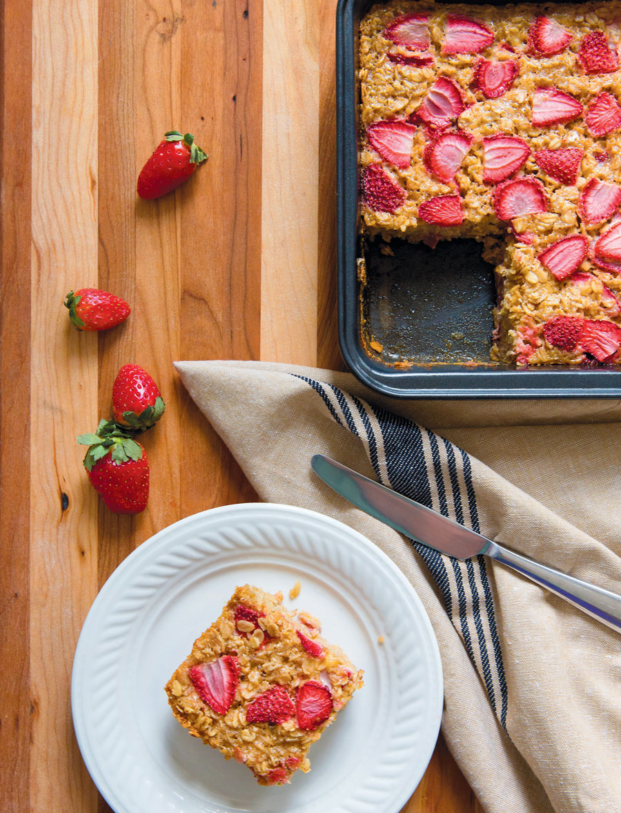 strawberry-&-cream-baked-oatmeal-1.jpg